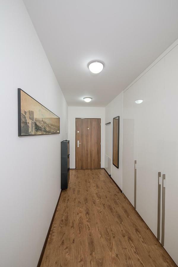 Apartment Near City Centre With Parking Place Praga Exterior foto